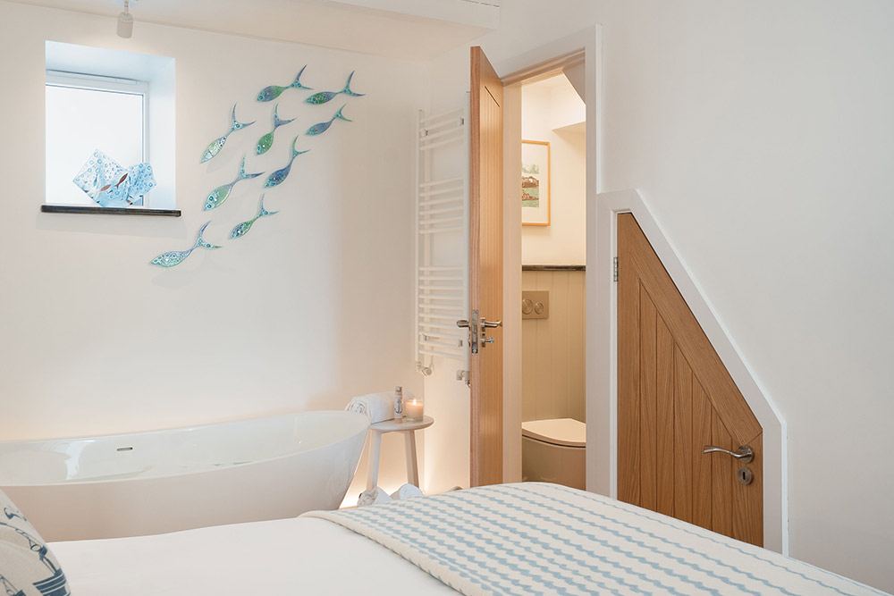 3-bedroom-cottage-in-cornwall-with-sea-views