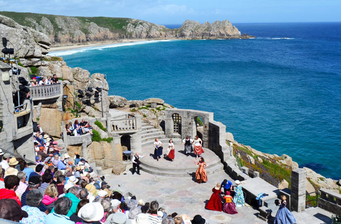 family-days-out-minack-theatre